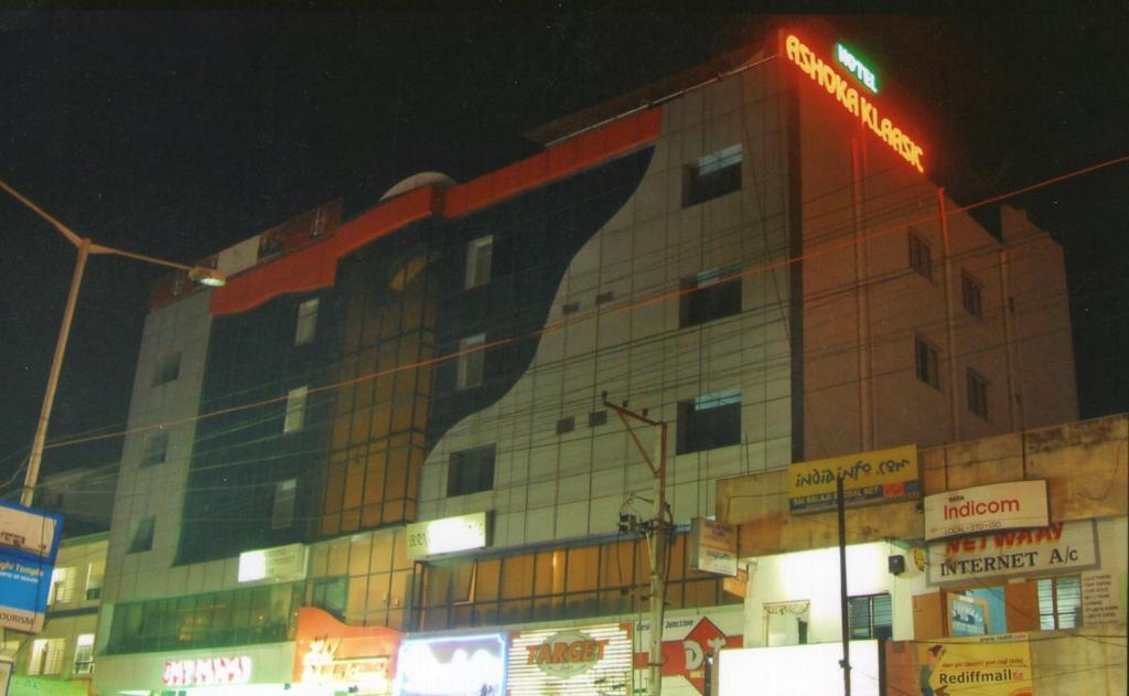Hotel Ashoka Klassic Хайдарабад Экстерьер фото